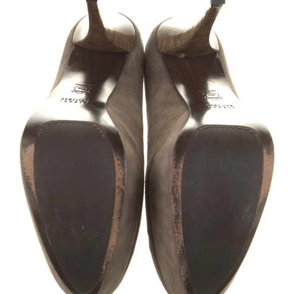 STUART WEITZMAN TAUPE SUEDE PUMP - SZ 10.5 - Picture 3 of 3